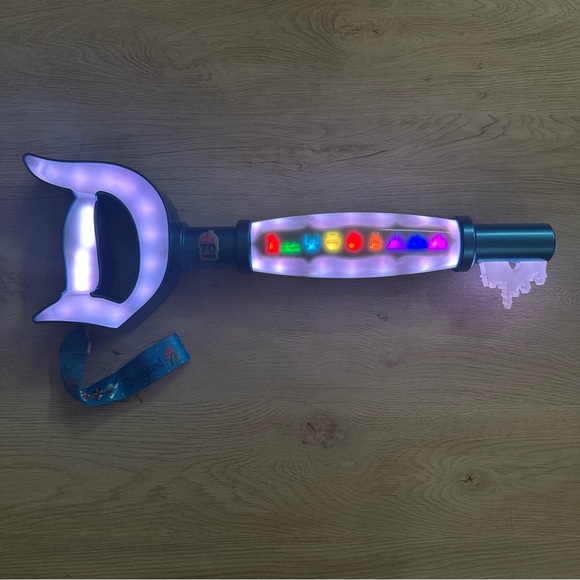 70th Key to Disneyland (No pin) - Picture 2 of 3